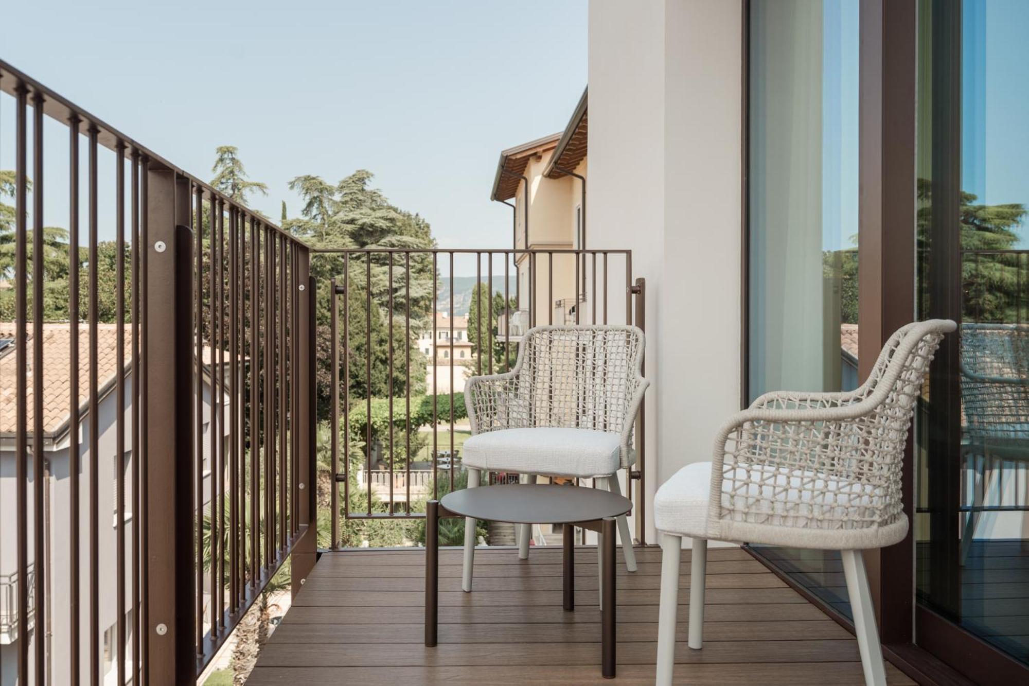 Wanderlust Hotel - Suite & Spa - Apartments & Villas - Bardolino, Lago Di Garda - Verona Buitenkant foto