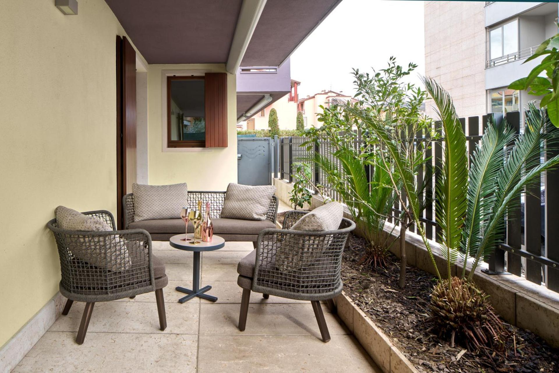 Wanderlust Hotel - Suite & Spa - Apartments & Villas - Bardolino, Lago Di Garda - Verona Buitenkant foto